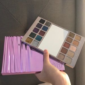 Urban decay Heavy metals eyeshadow palette
